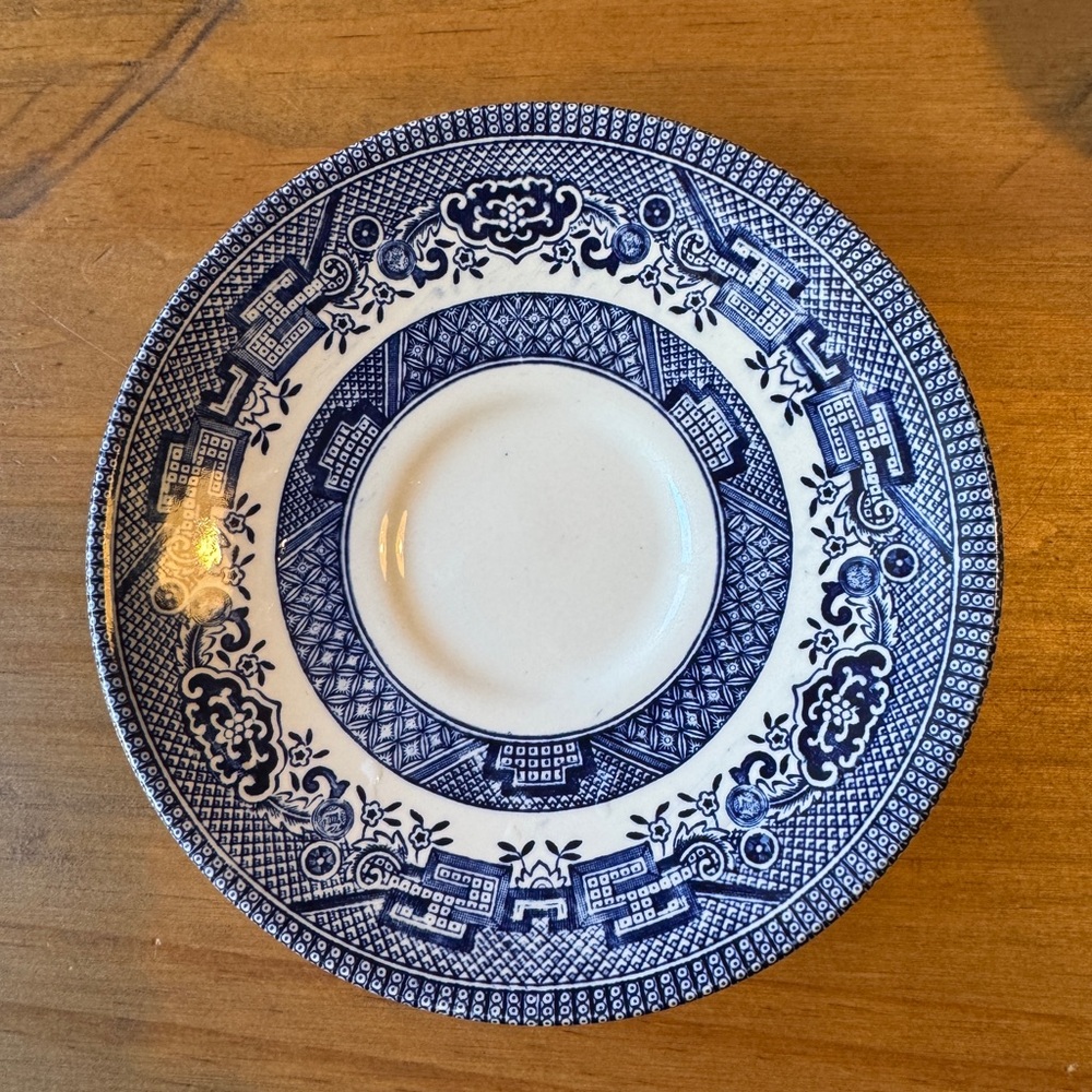 Churchill England Blue Willow Cup & Saucer Set - Picture 5 of 6